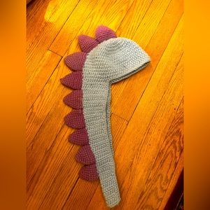Adorable crochet NWOT boutique toddler dinosaur hat